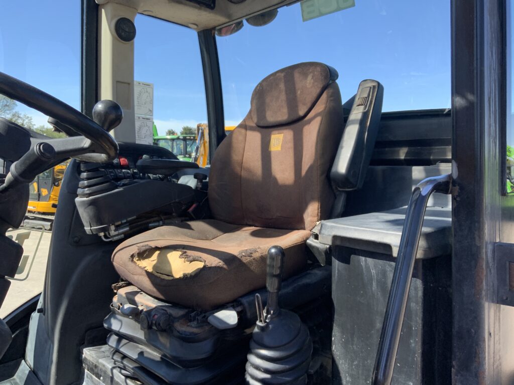 JCB TM320S Agri Pivot Steer Telehandler (ST26266)