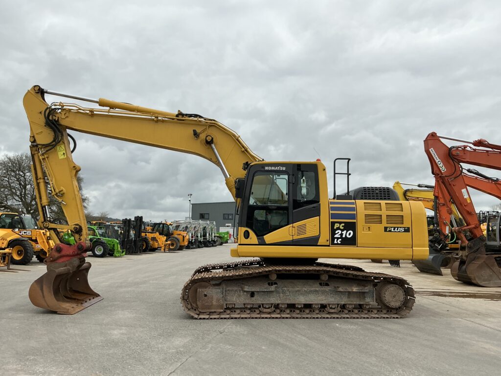 Komatsu PC210 LC-10 Plus Digger