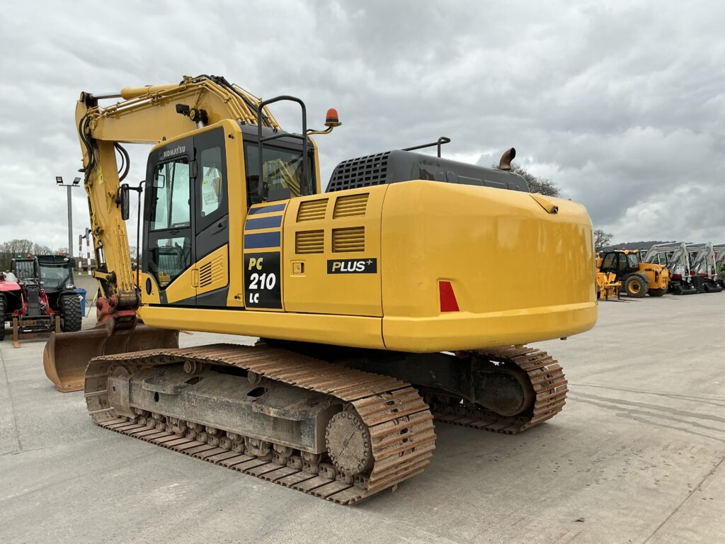 Komatsu PC210 LC-10 Plus Digger