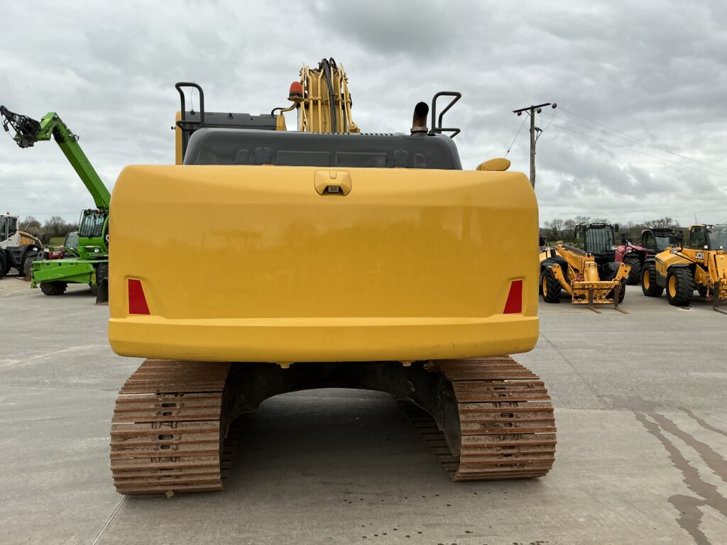Komatsu PC210 LC-10 Plus Digger