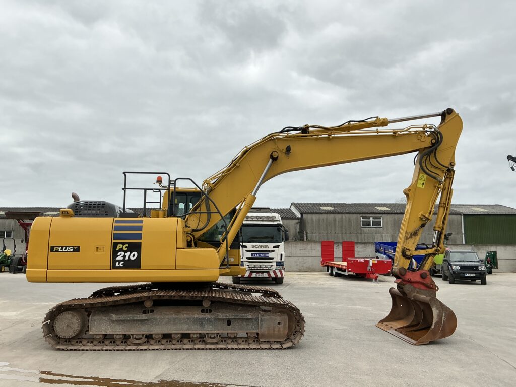 Komatsu PC210 LC-10 Plus Digger
