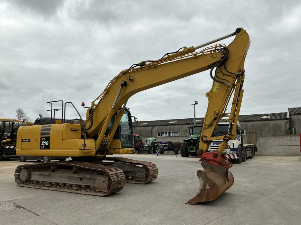 Komatsu PC210 LC-10 Plus Digger