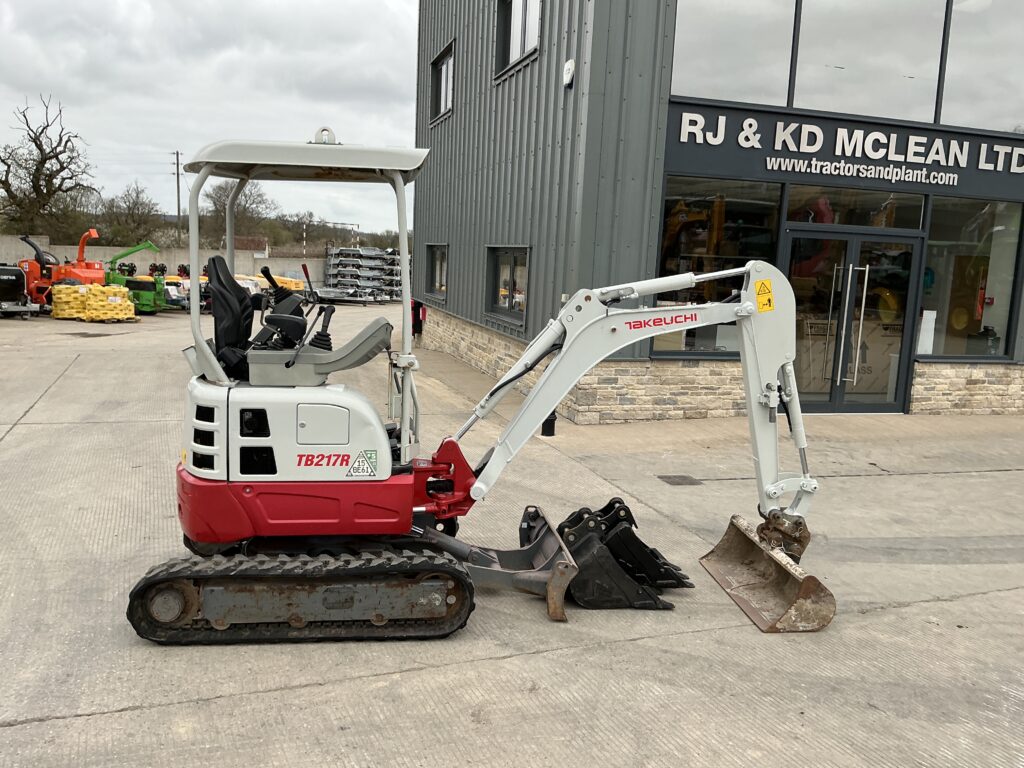 Takeuchi TB217R Digger (ST26305)