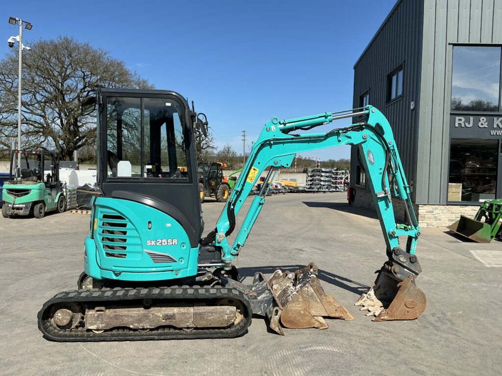 Kobelco SK25 SR Digger (ST25955)