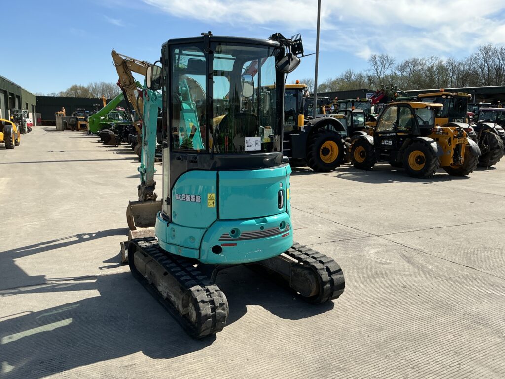 Kobelco SK25 SR Digger (ST25955)