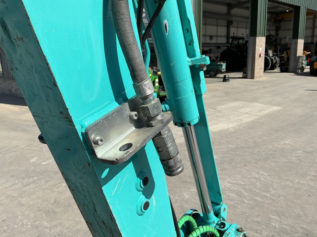 Kobelco SK25 SR Digger (ST25955)