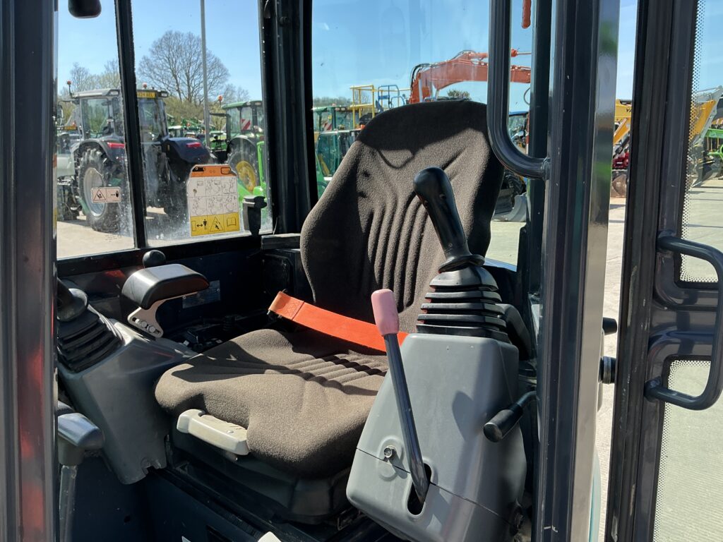 Kobelco SK25 SR Digger (ST25955)