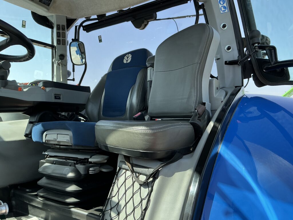 New Holland T7.270 Auto Command Tractor (ST26294)