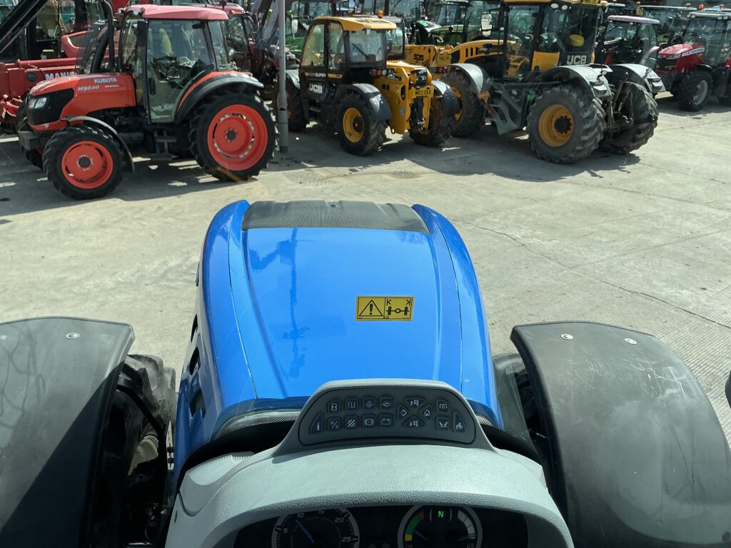 New Holland T7.270 Auto Command Tractor (ST26294)