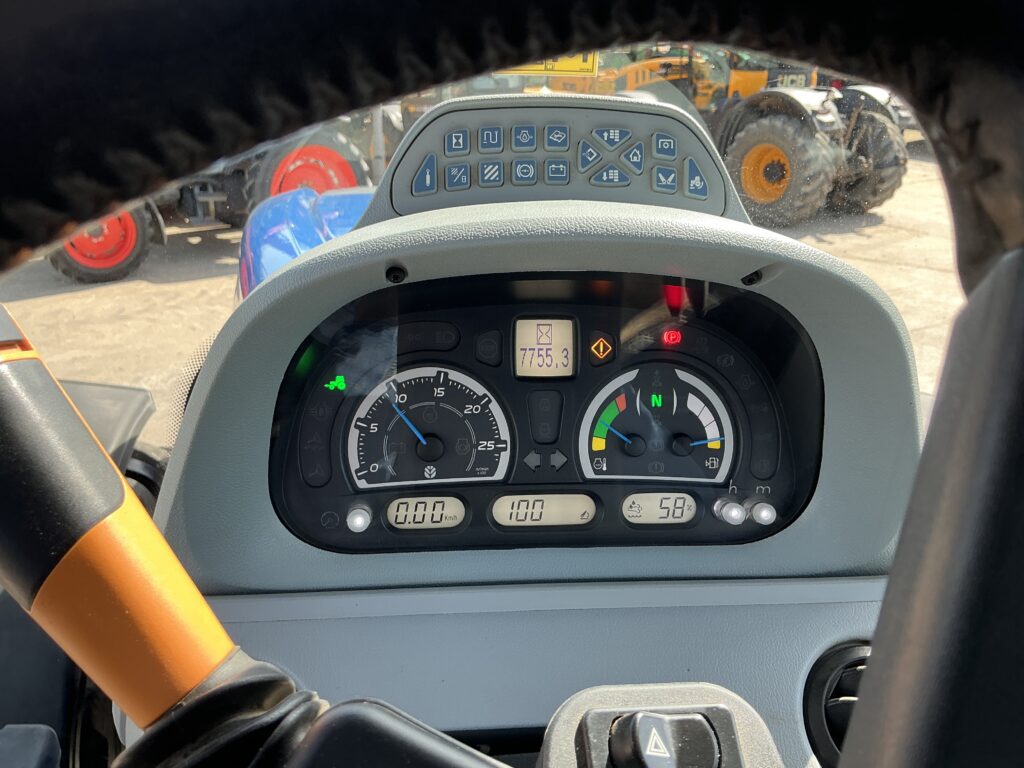 New Holland T7.270 Auto Command Tractor (ST26294)