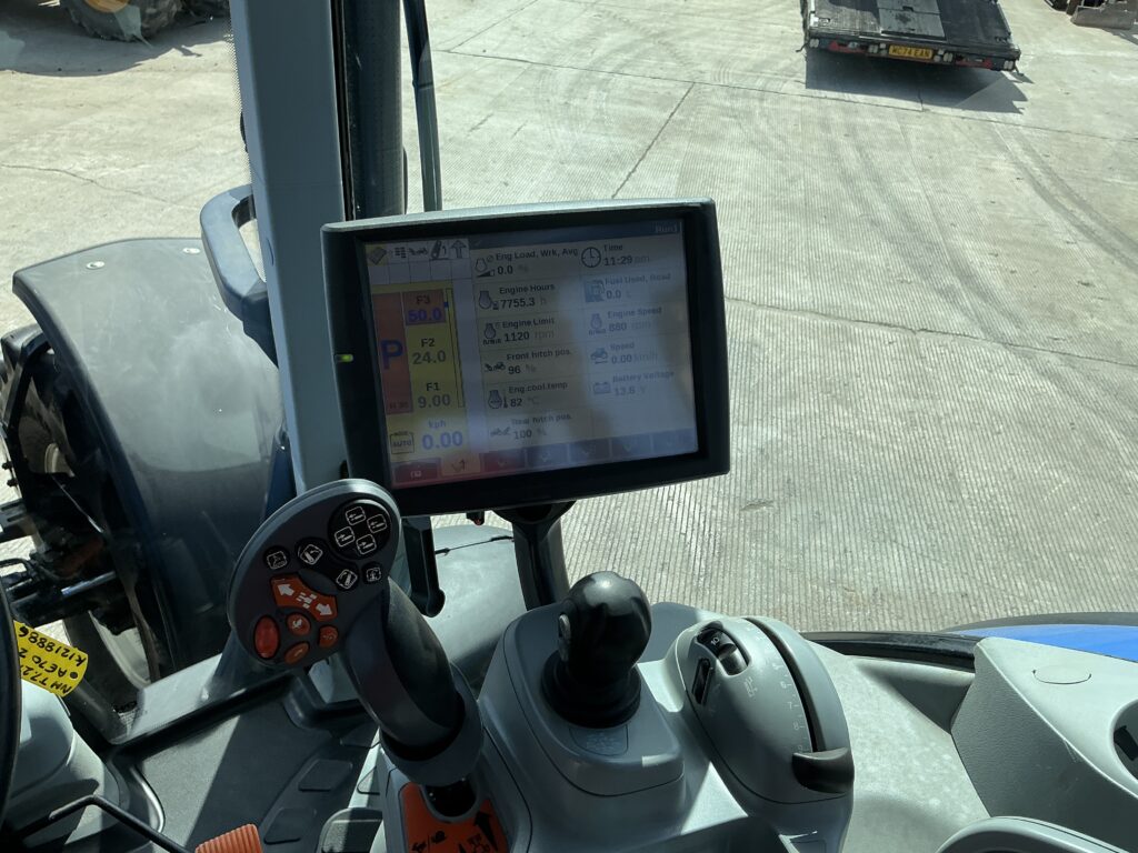 New Holland T7.270 Auto Command Tractor (ST26294)