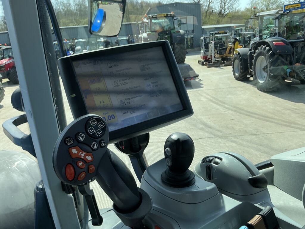 New Holland T7.270 Auto Command Tractor (ST26294)