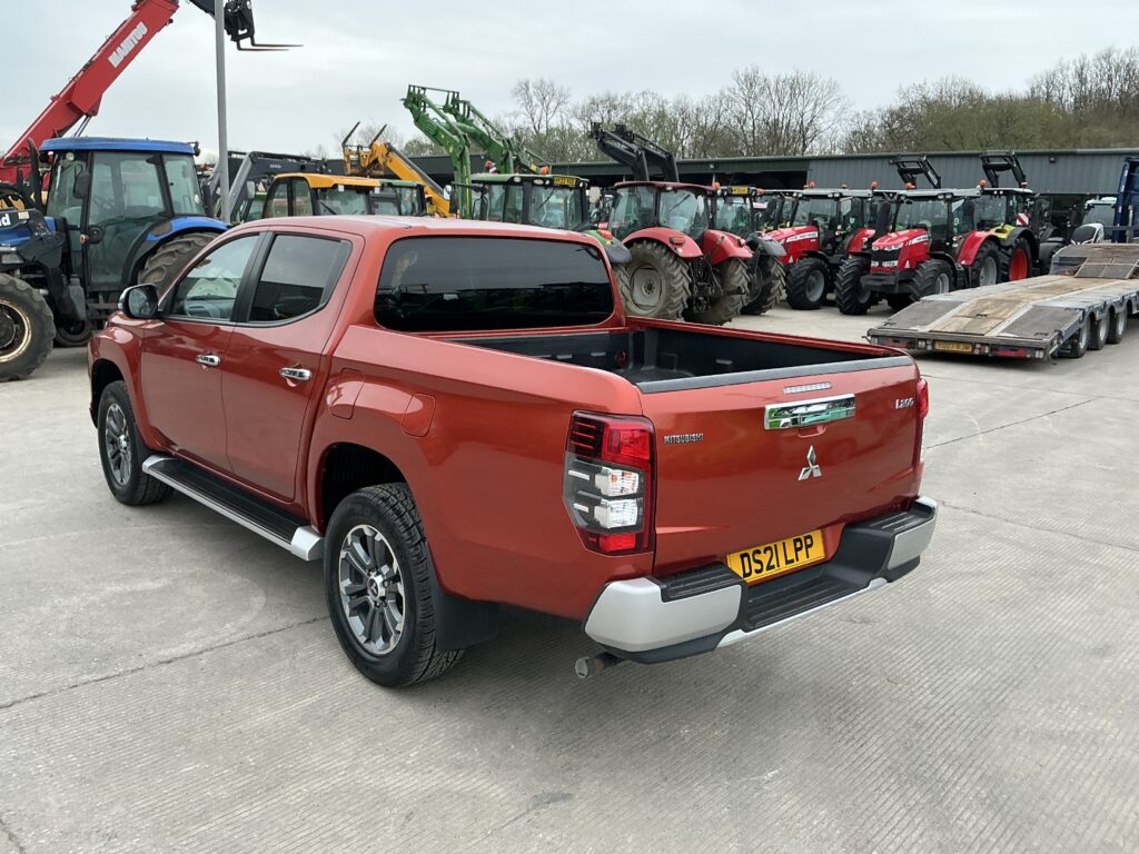 Mitsubishi L200 2.2 DI-D DC Barbarian 4WD