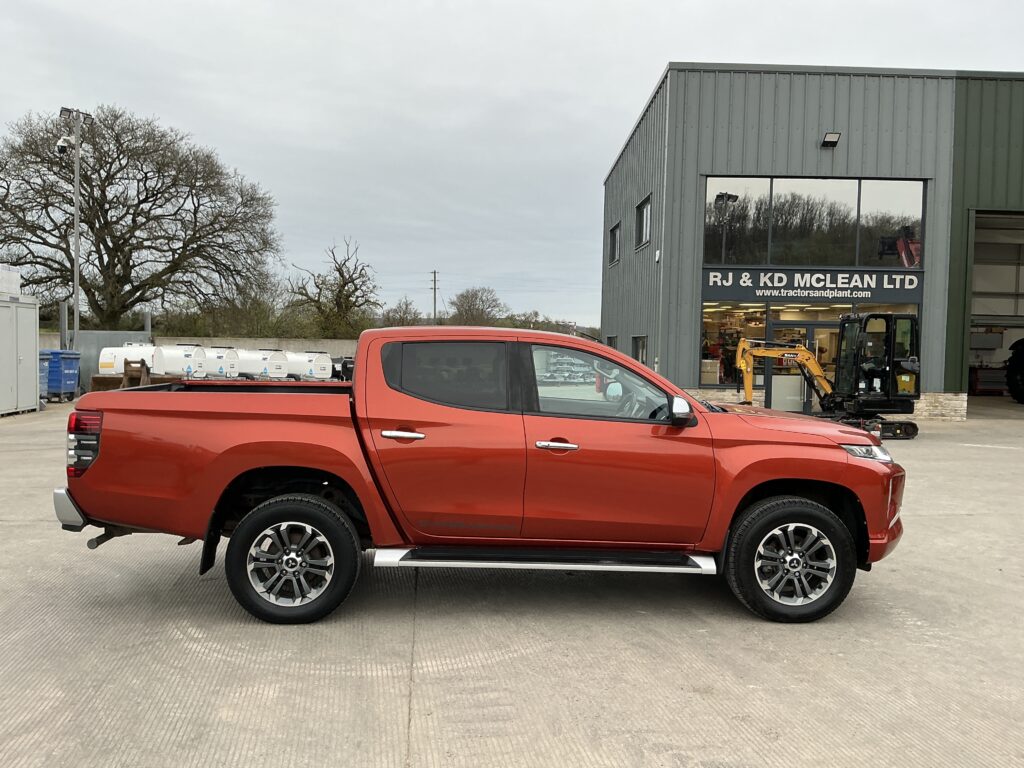 Mitsubishi L200 2.2 DI-D DC Barbarian 4WD