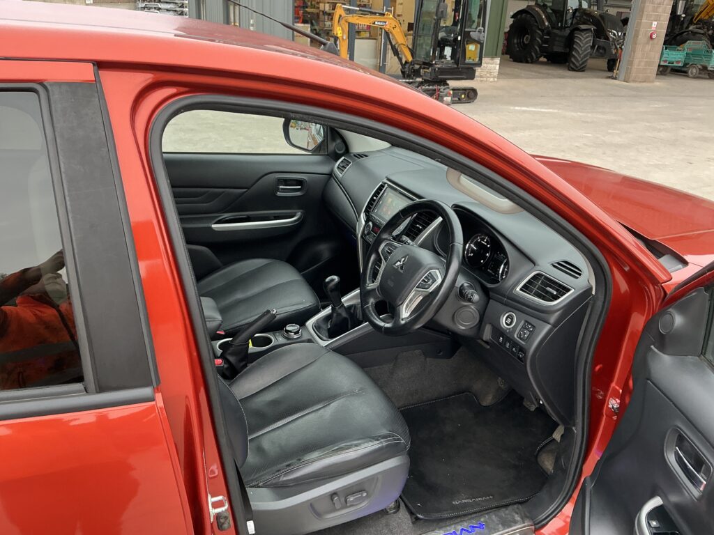 Mitsubishi L200 2.2 DI-D DC Barbarian 4WD