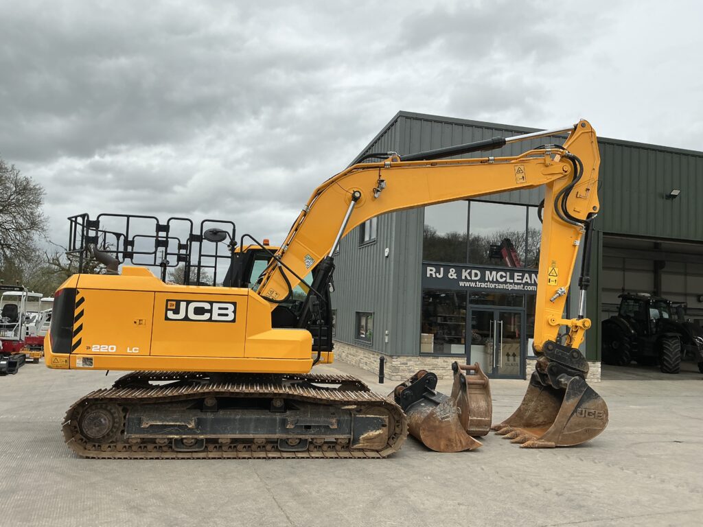 JCB 220XLC Digger (ST26186)
