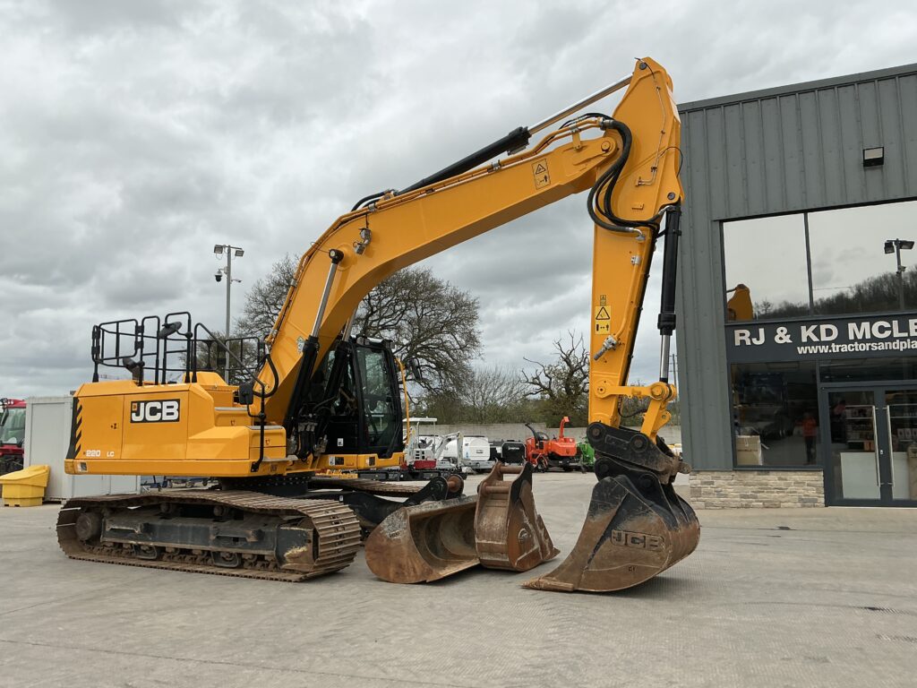 JCB 220XLC Digger (ST26186)