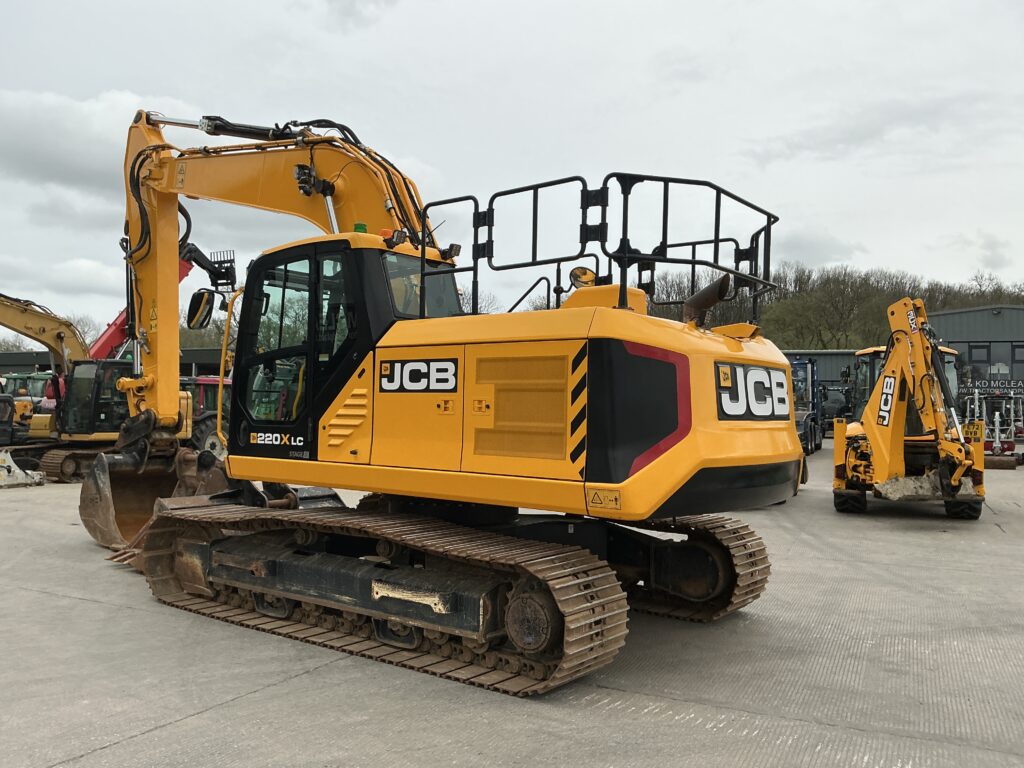 JCB 220XLC Digger (ST26186)