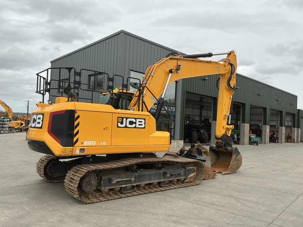 JCB 220XLC Digger (ST26186)