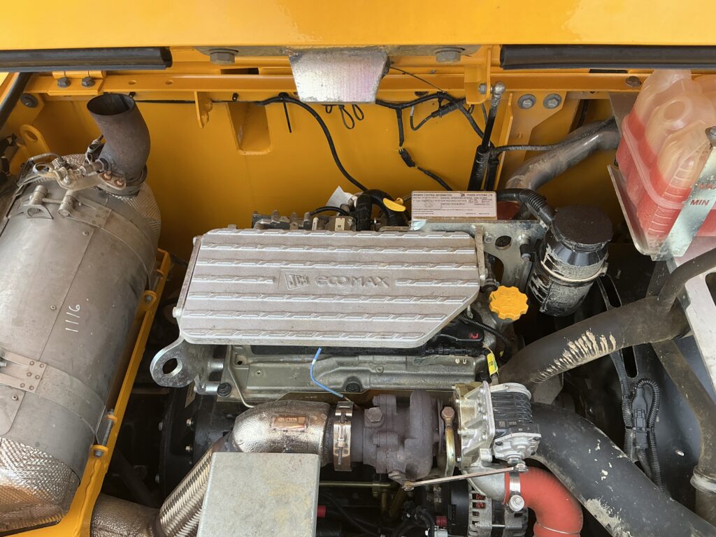 JCB 220XLC Digger (ST26186)
