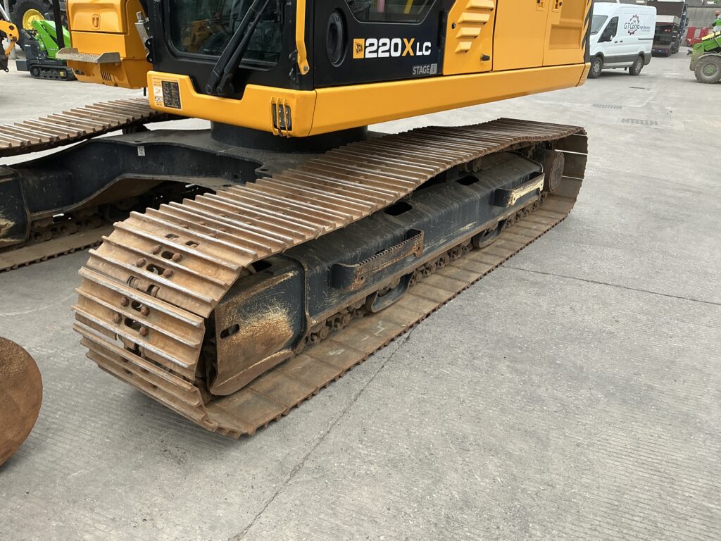 JCB 220XLC Digger (ST26186)