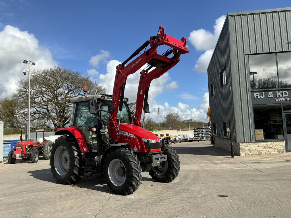 Massey Ferguson 5710S Dyna4 Tractor (ST26213)