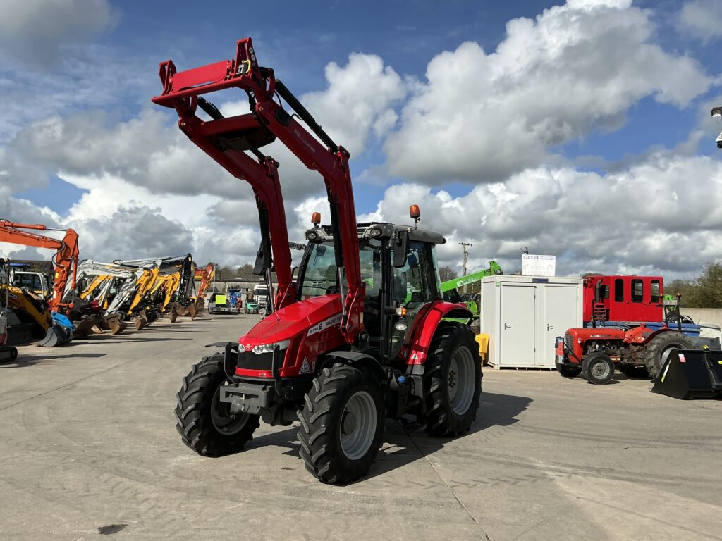 Massey Ferguson 5710S Dyna4 Tractor (ST26213)