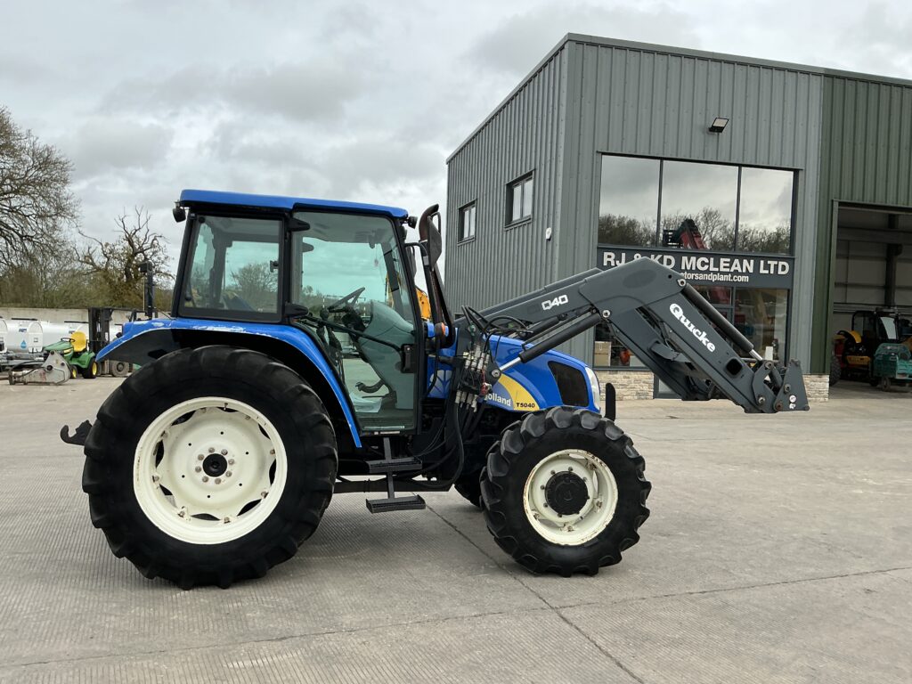 New Holland T5040 Tractor (ST25992)