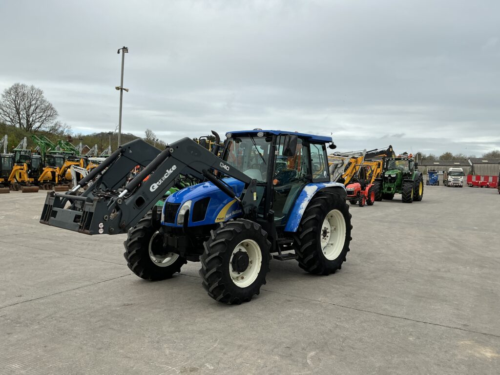 New Holland T5040 Tractor (ST25992)