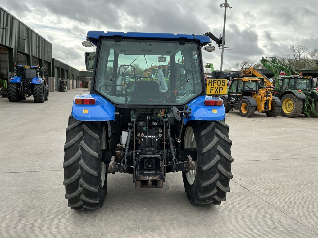 New Holland T5040 Tractor (ST25992)