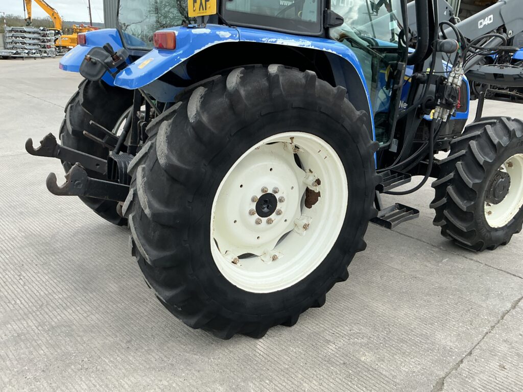 New Holland T5040 Tractor (ST25992)
