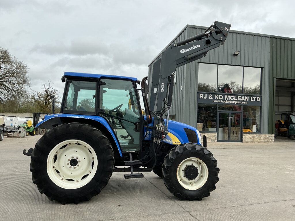 New Holland T5040 Tractor (ST25992)