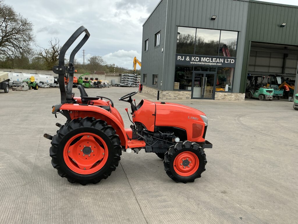 Kubota L1361 Compact Tractor (ST26384)