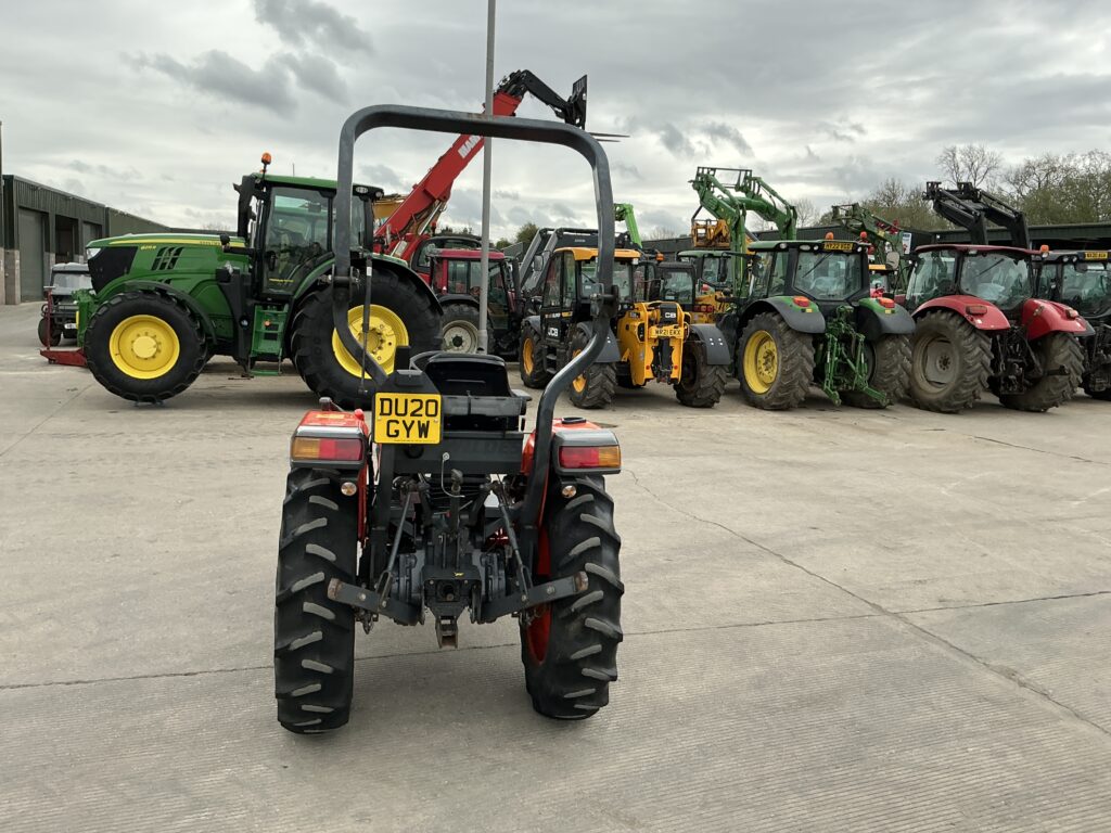 Kubota L1361 Compact Tractor (ST26384)