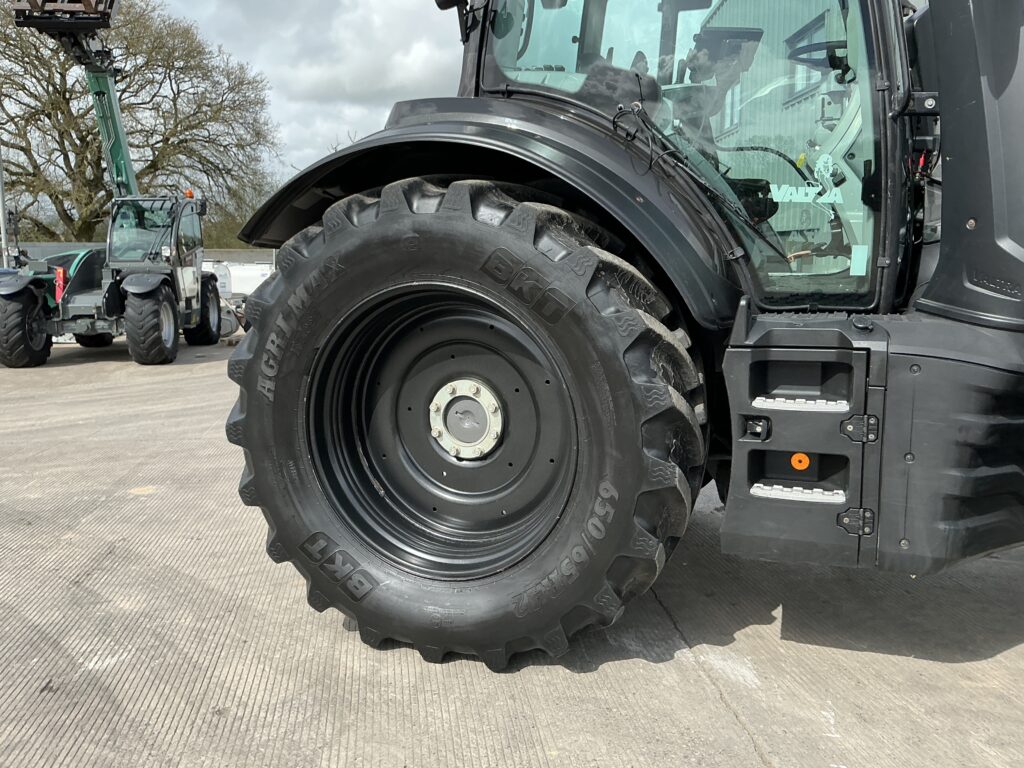 Valtra T194 Versu Unlimited (ST26337)