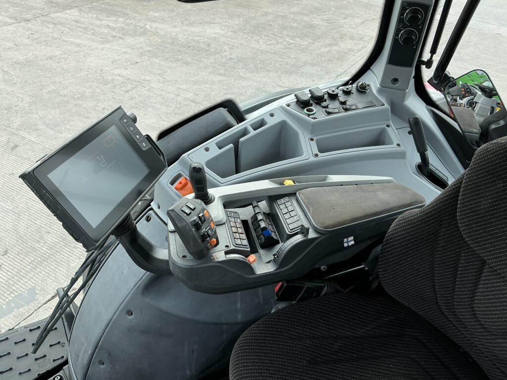 Valtra T194 Versu Unlimited (ST26337)