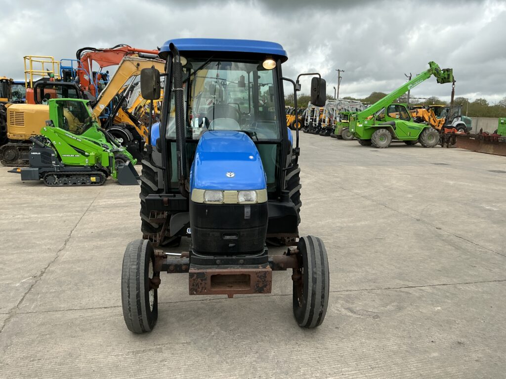 New Holland TD5010 Tractor (ST26135)