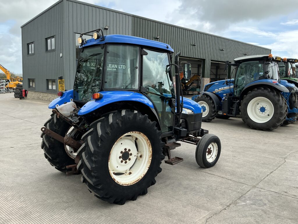 New Holland TD5010 Tractor (ST26135)