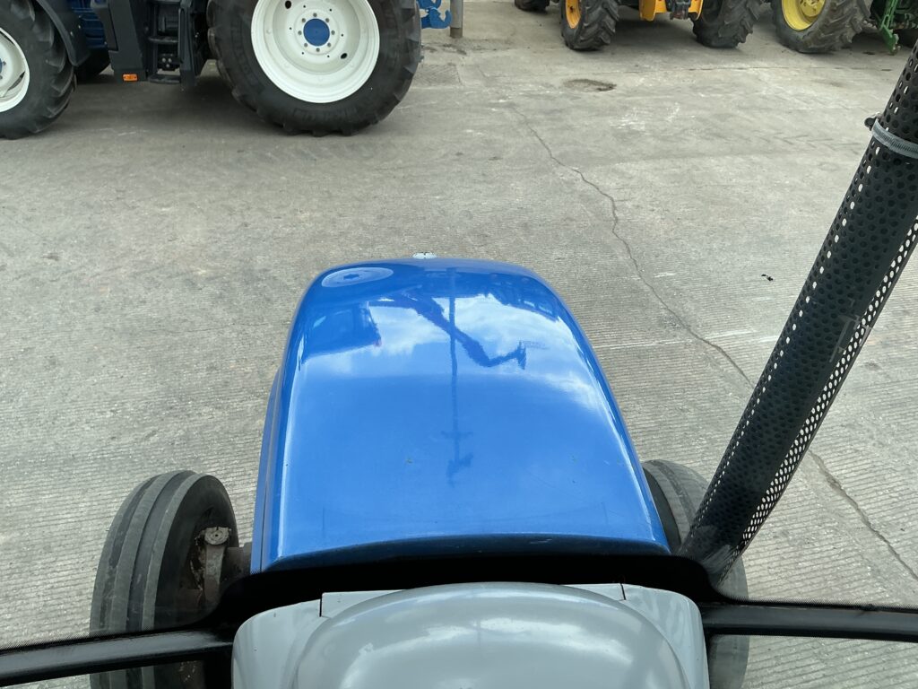 New Holland TD5010 Tractor (ST26135)