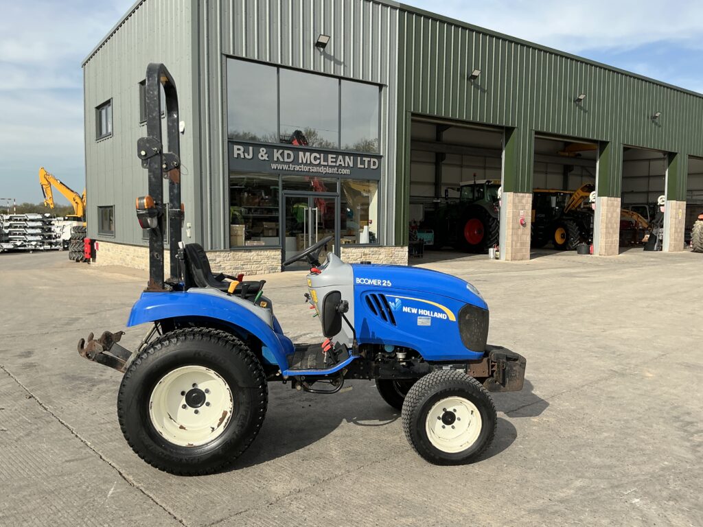 New Holland Boomer 25 Tractor (ST25862)
