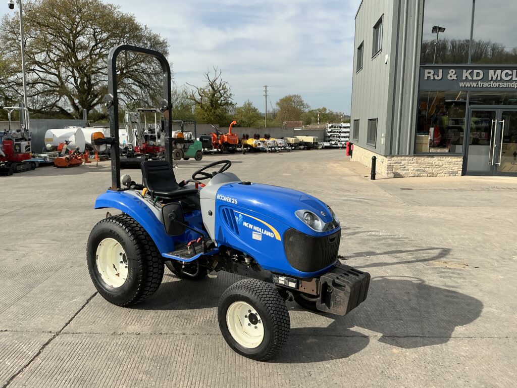 New Holland Boomer 25 Tractor (ST25862)