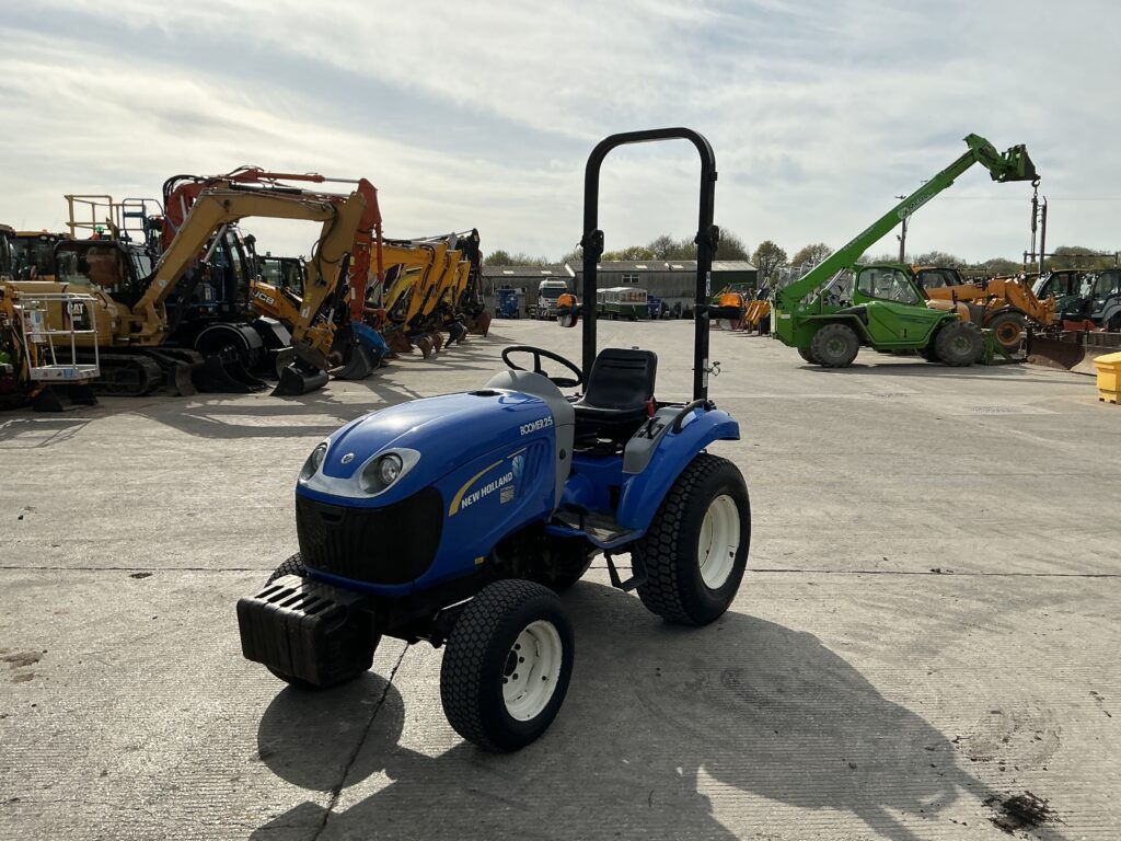 New Holland Boomer 25 Tractor (ST25862)