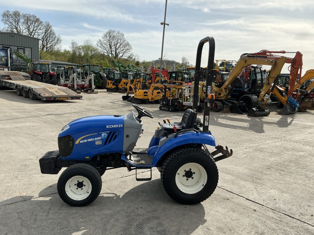 New Holland Boomer 25 Tractor (ST25862)