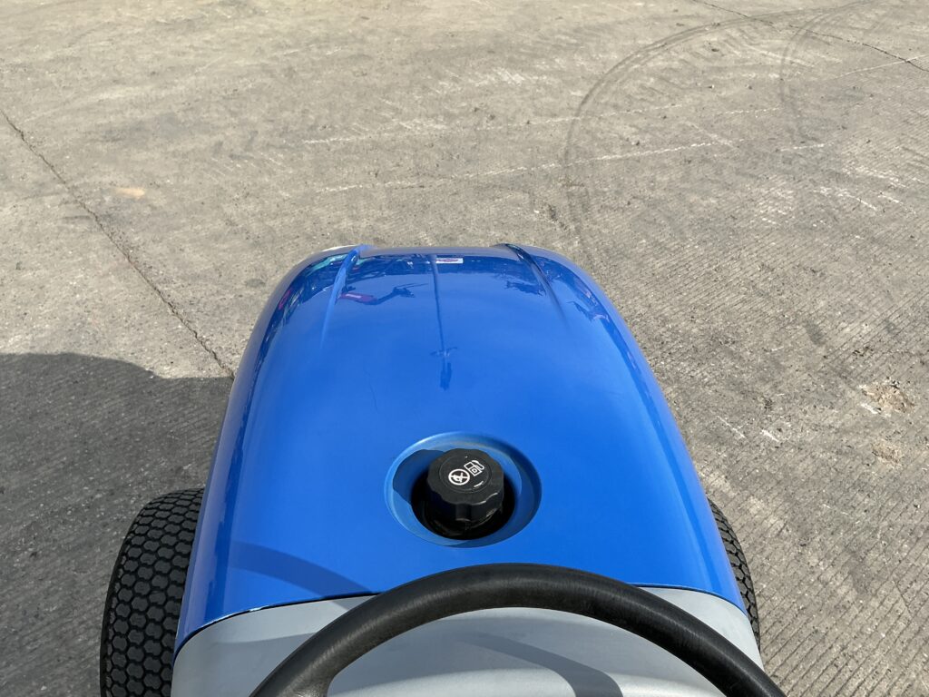 New Holland Boomer 25 Tractor (ST25862)