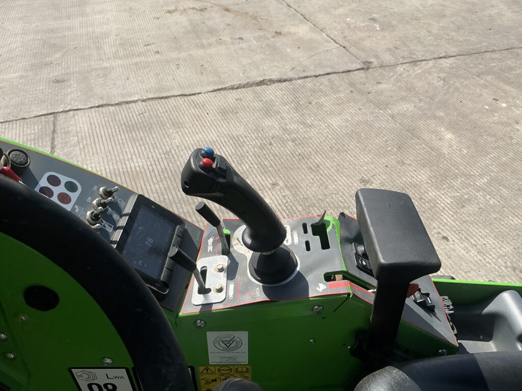 Avant 760I Telescopic Compact Loading Shovel (ST26540)