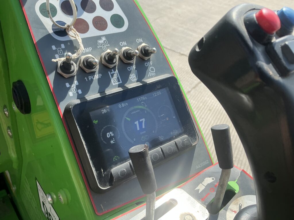 Avant 760I Telescopic Compact Loading Shovel (ST26540)