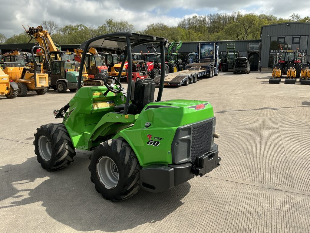 Avant 760i Wheeled Telescopic Compact loading Shovel (ST26541)
