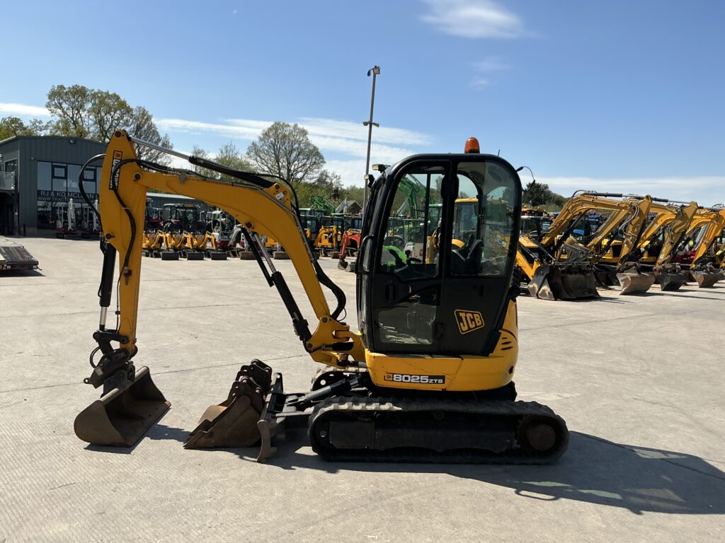 JCB 8025 ZTS Digger (ST26339)
