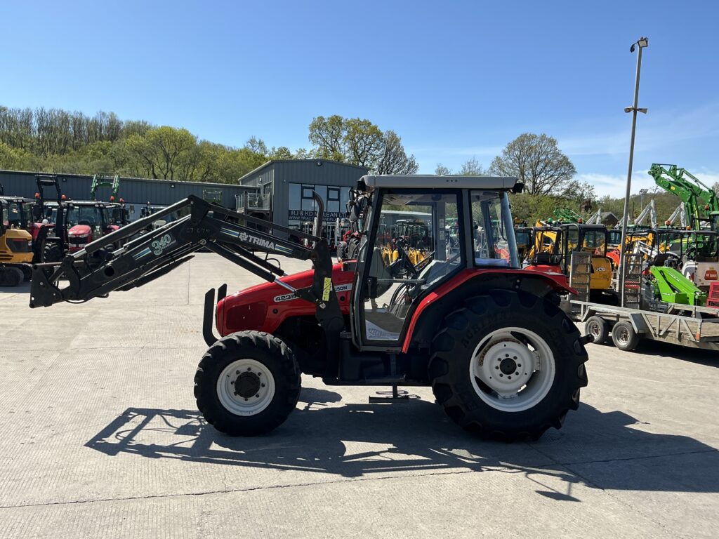 Massey Ferguson 4235 Tractor (ST26470)