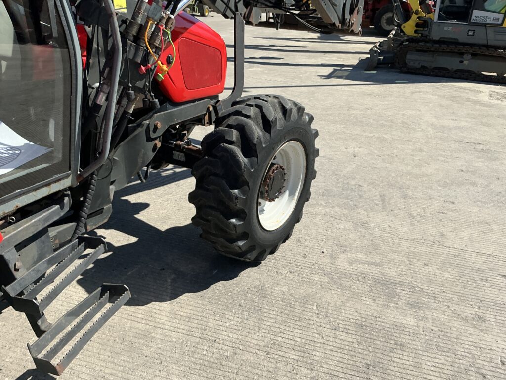 Massey Ferguson 4235 Tractor (ST26470)